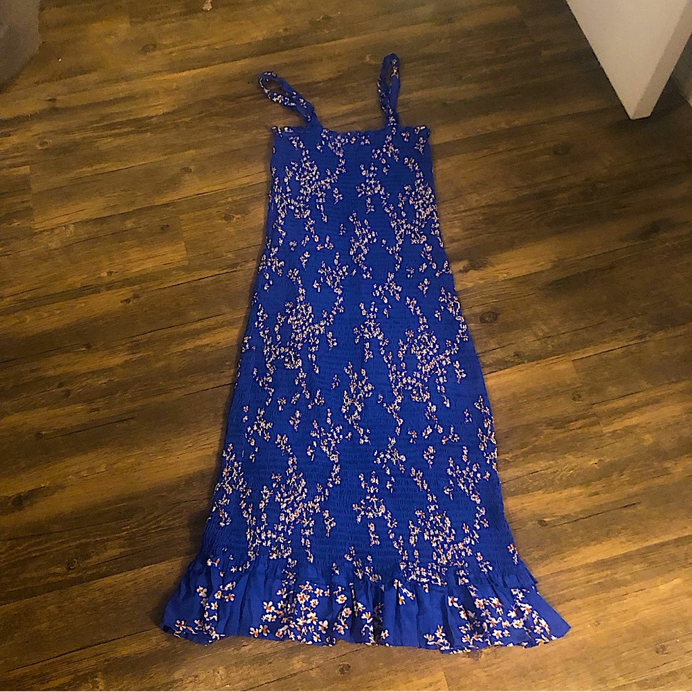 Faithfull the Brand x Anthropologie Farah smocked midi dress blue floral…